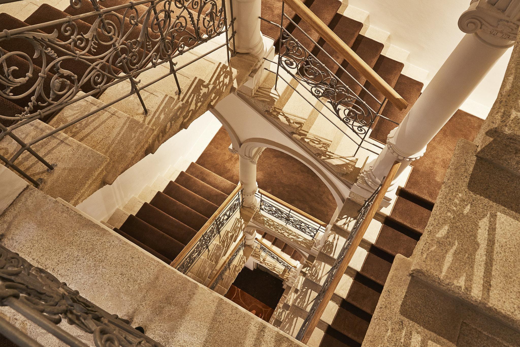 Vier Jahreszeiten Kempinski Muenchen Ngoại thất bức ảnh Staircase