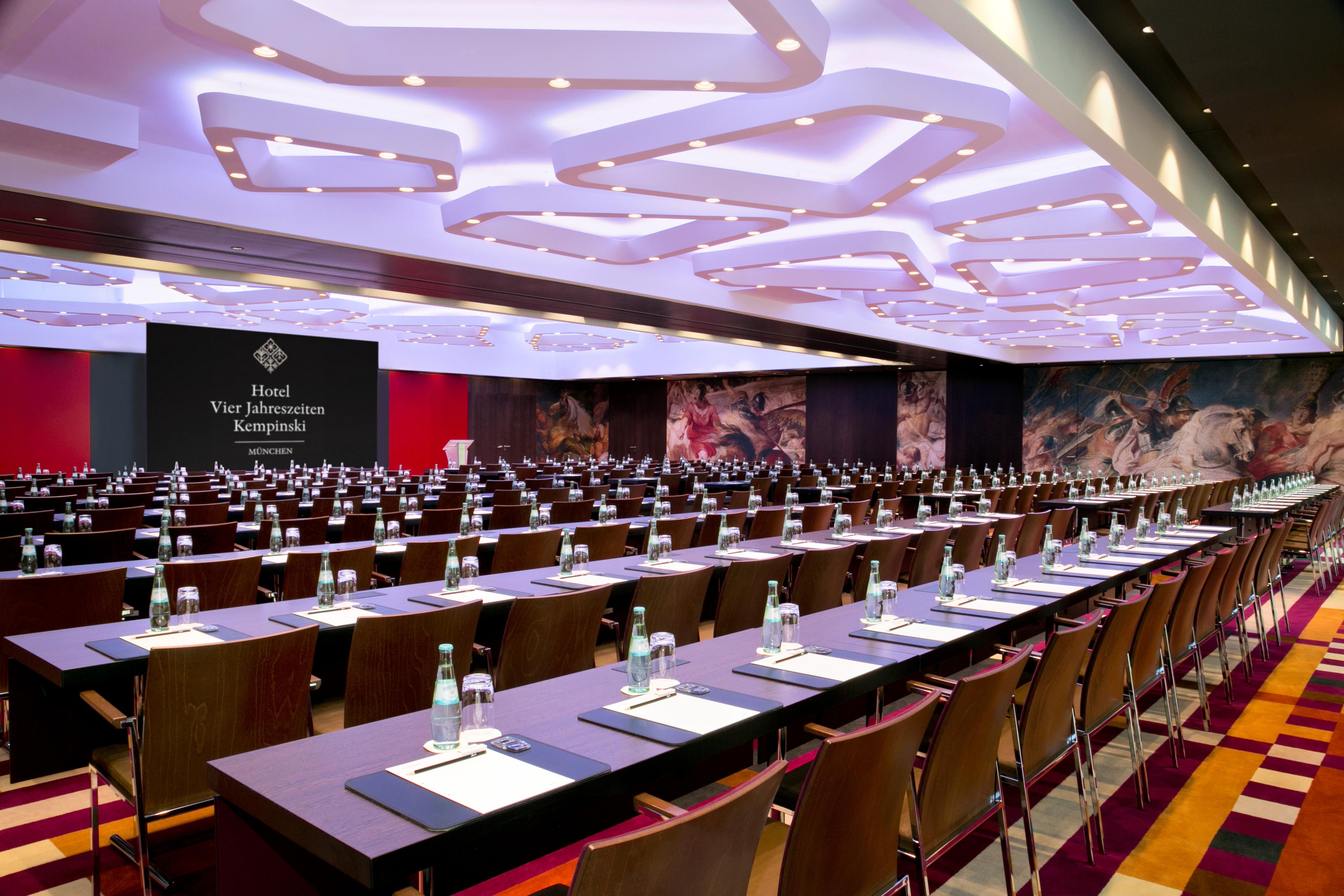 Vier Jahreszeiten Kempinski Muenchen Ngoại thất bức ảnh The International Conference Centre