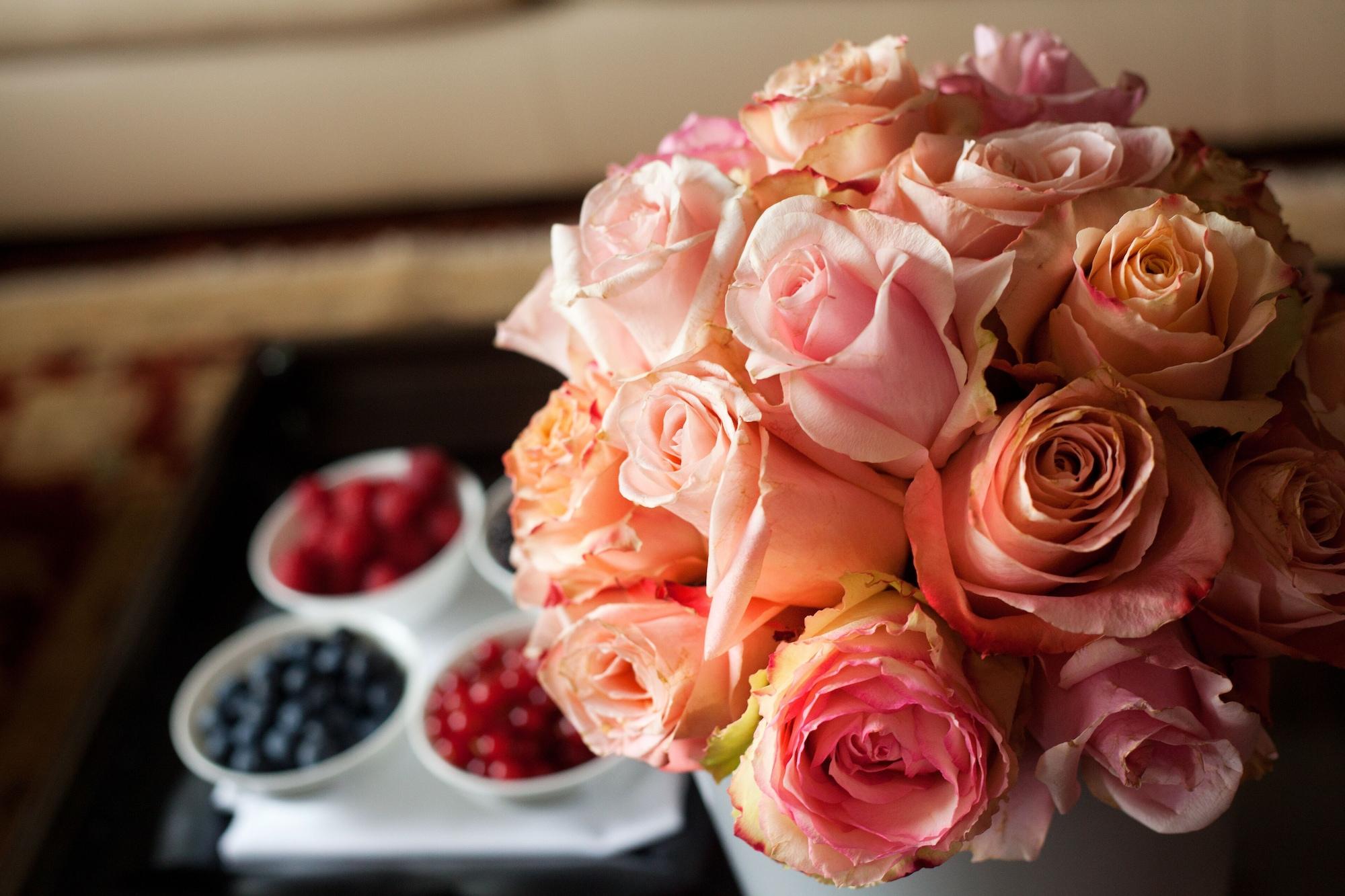 Vier Jahreszeiten Kempinski Muenchen Ngoại thất bức ảnh Roses